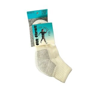 Vintage Fit First womens size 9-11 ankle socks USA made white